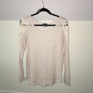 Tunic with crochet sleeves